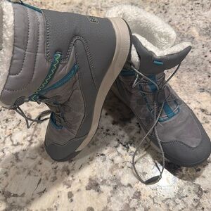 Merrell winter boots size 5